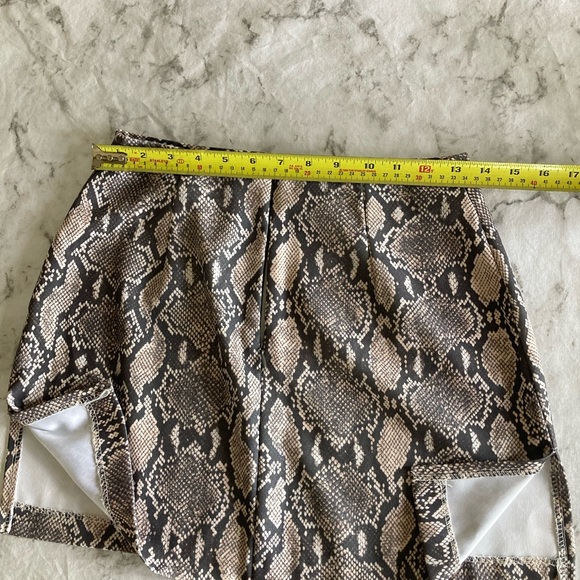 Snake skin look skirt - Picture 5 of 7